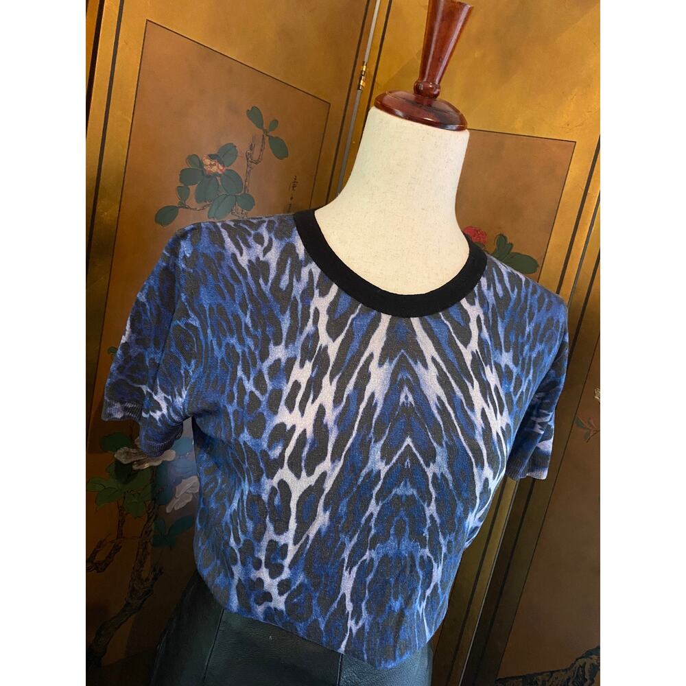 Vintage t-shirt with leopard print in blue merino wool, Y2K style, size M